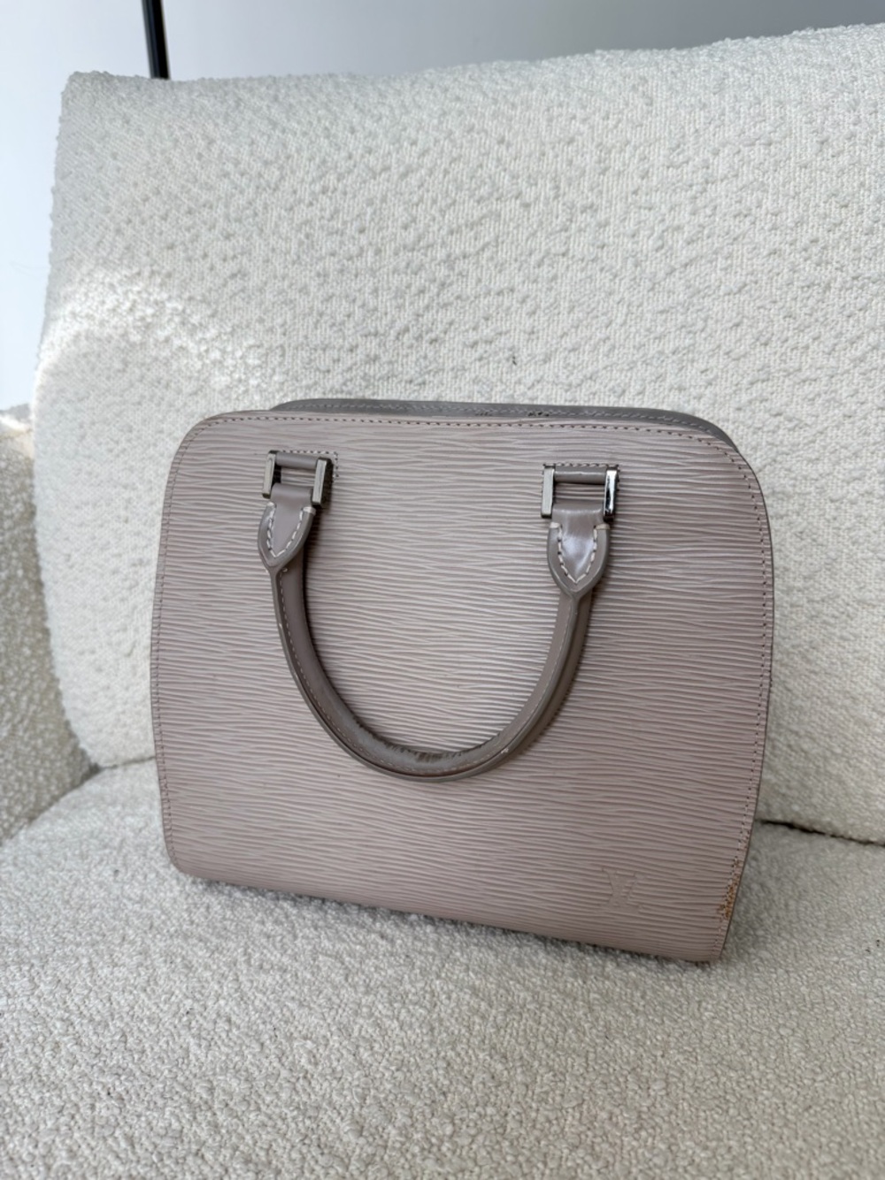 Louis Vuitton Lilac Epi Leather Pont-Neuf